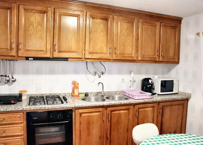 Feriehus Charming House In With Mountain View Paredes do Rio